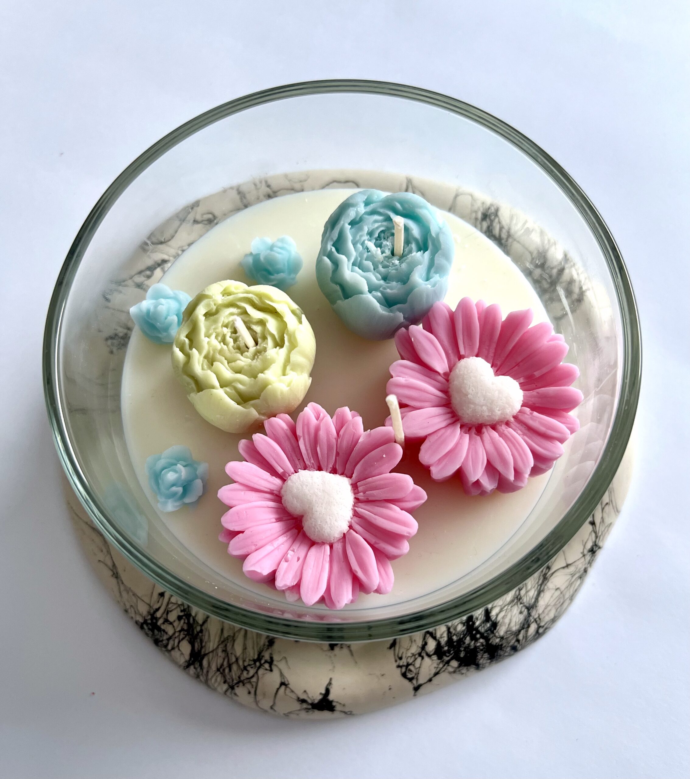 Świeca sojowa w szkle kwiaty Świeca sojowa w szkle kwiaty